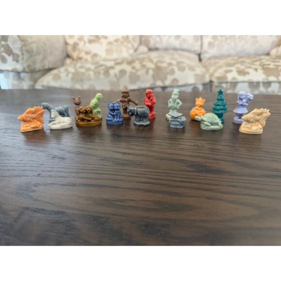 Vintage Wade Whimsies Glass Figurines – Lot of 17 - England - Picture 3 of 8